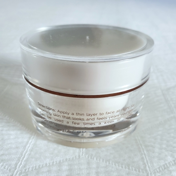 Crepe Erase overnight facial plumping treatment - Picture 2 of 4